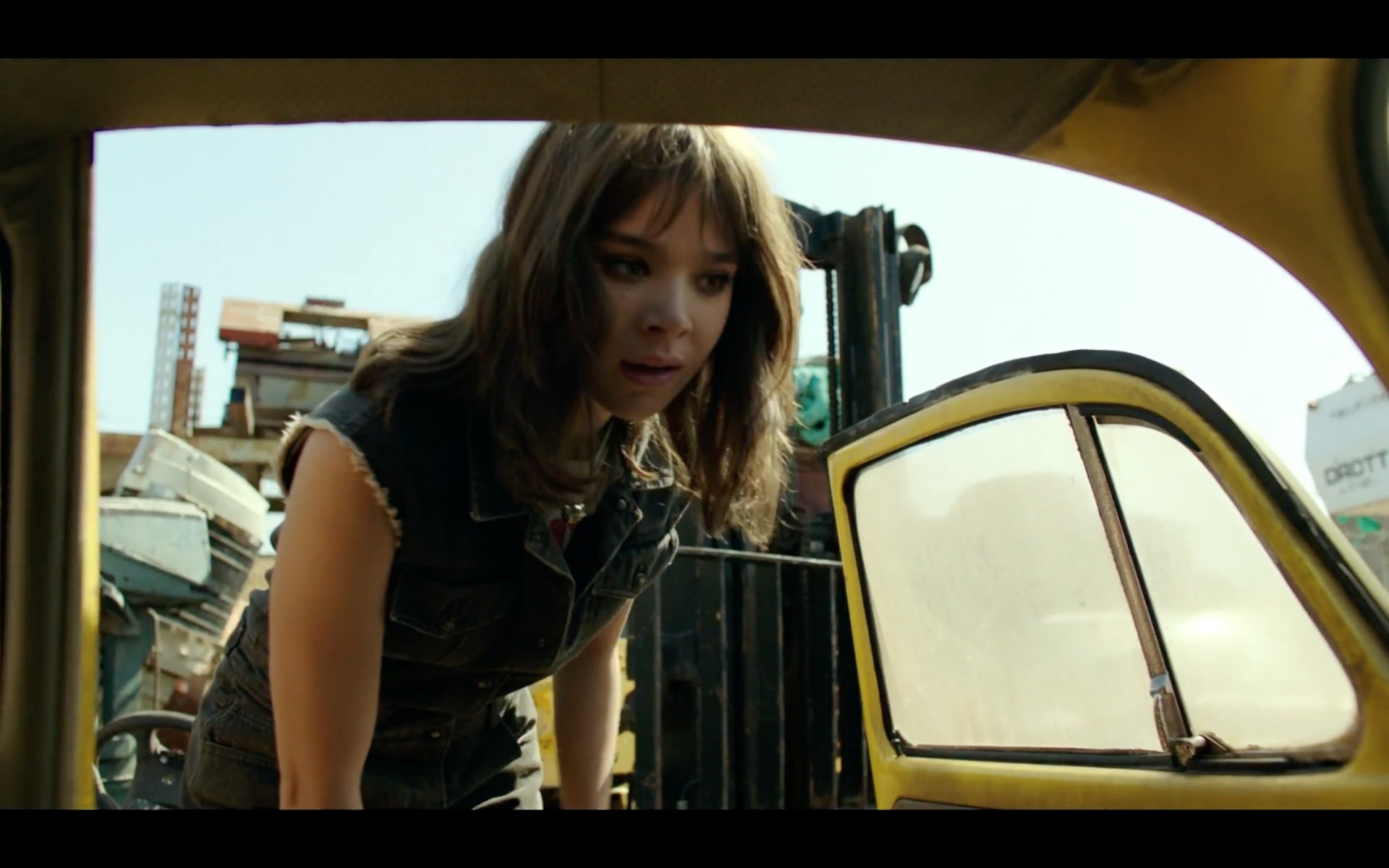 Bumblebee Official Trailer